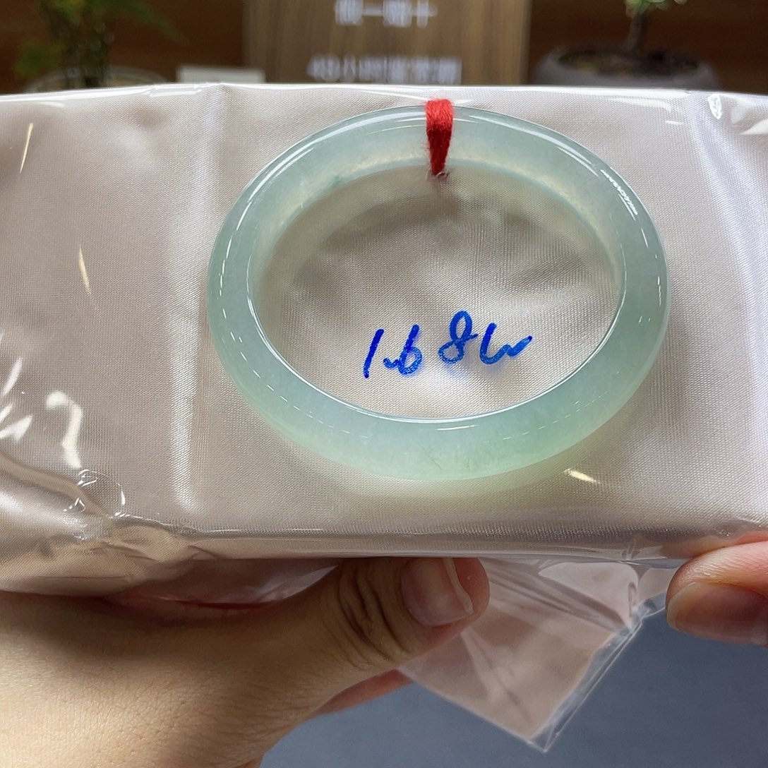 翡翠未镶嵌手镯8 号