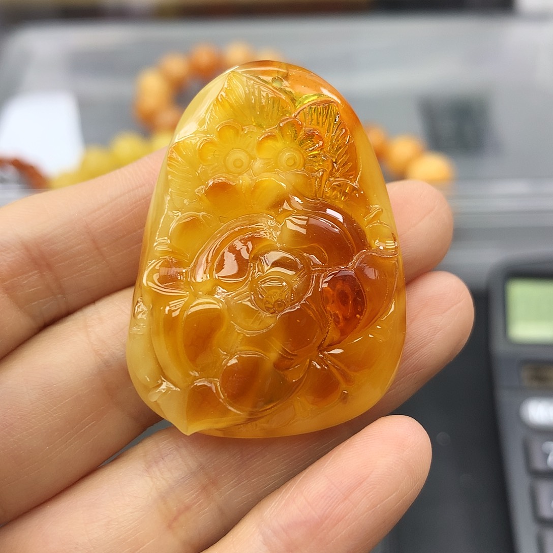 琥珀未镶嵌珠宝奇石