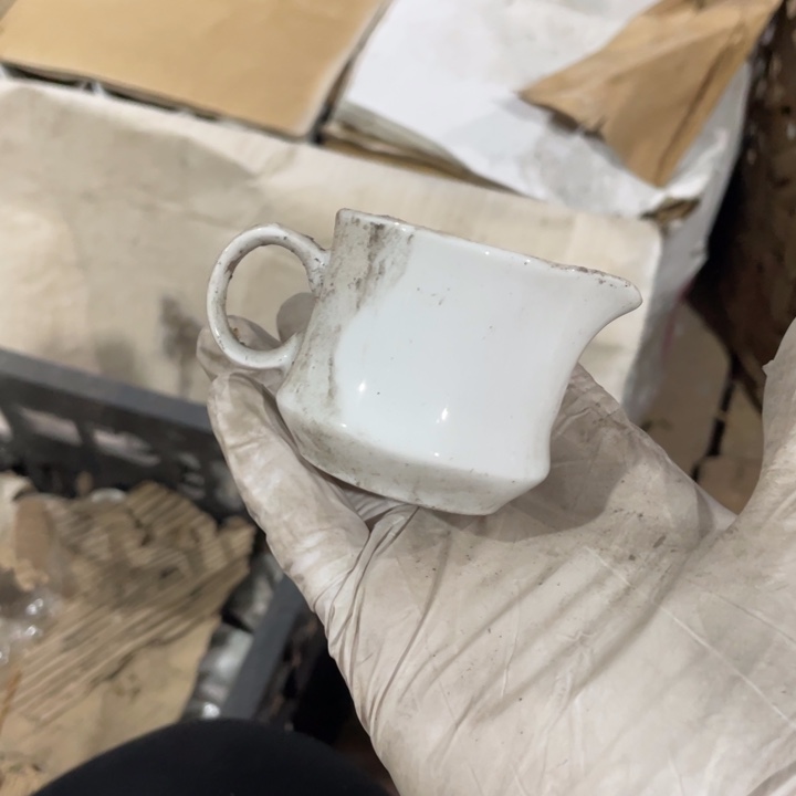 其他盘子碗砂锅都有