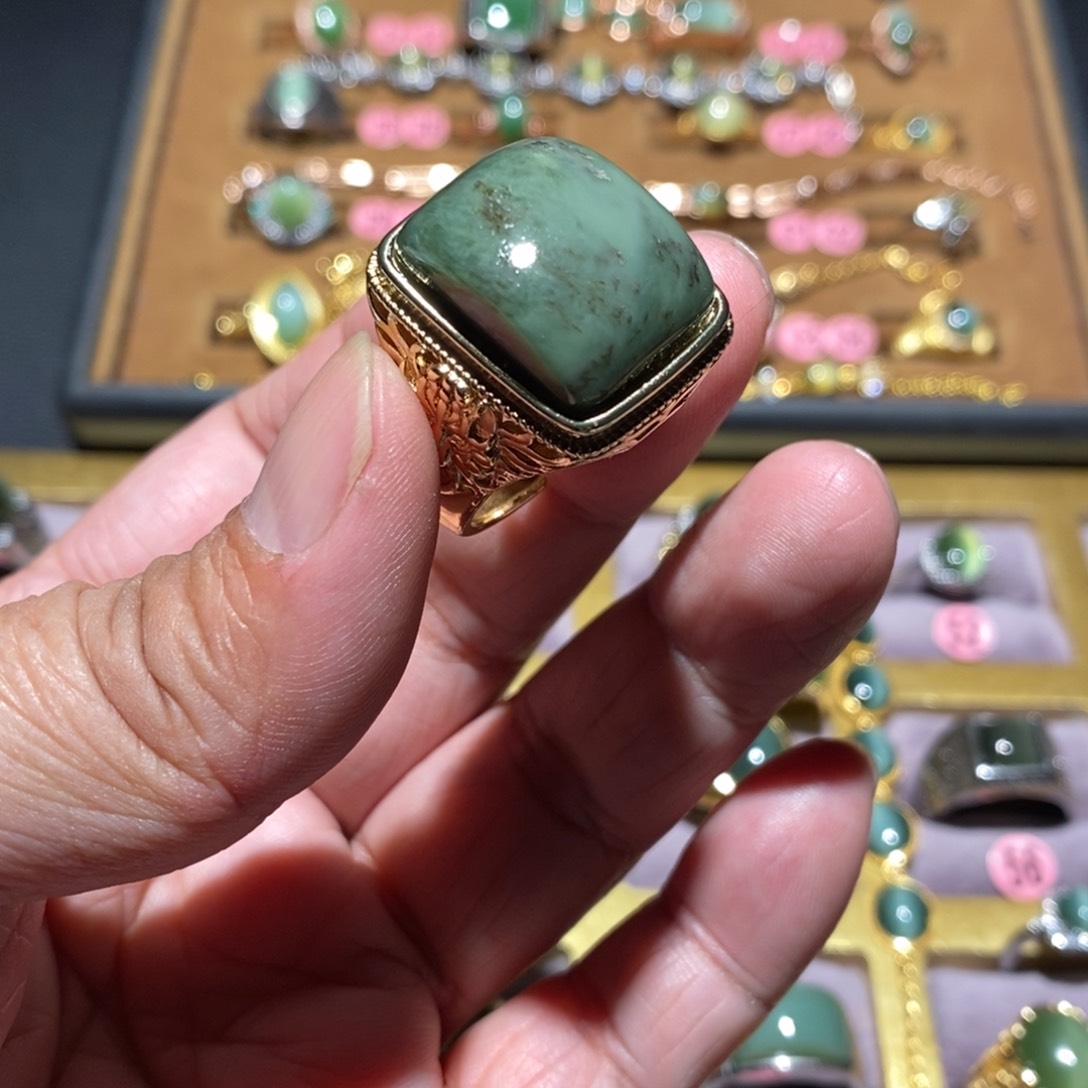 和田玉（碧玉）戒指未镶嵌