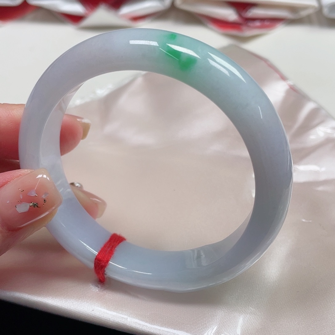 翡翠手镯未镶嵌缅甸翡翠