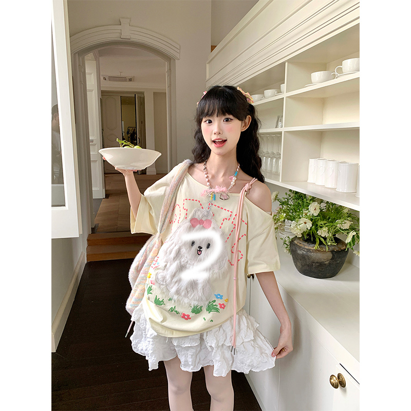 可爱小狗刺绣短袖斜肩T恤女夏季oversize宽松甜美设计感露肩上衣