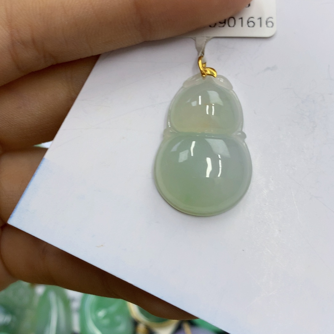 翡翠18K金镶嵌颈饰翡翠