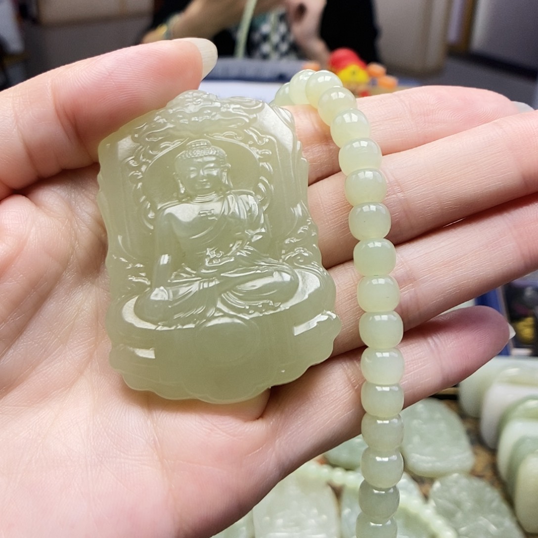 和田玉颈饰未镶嵌今****好