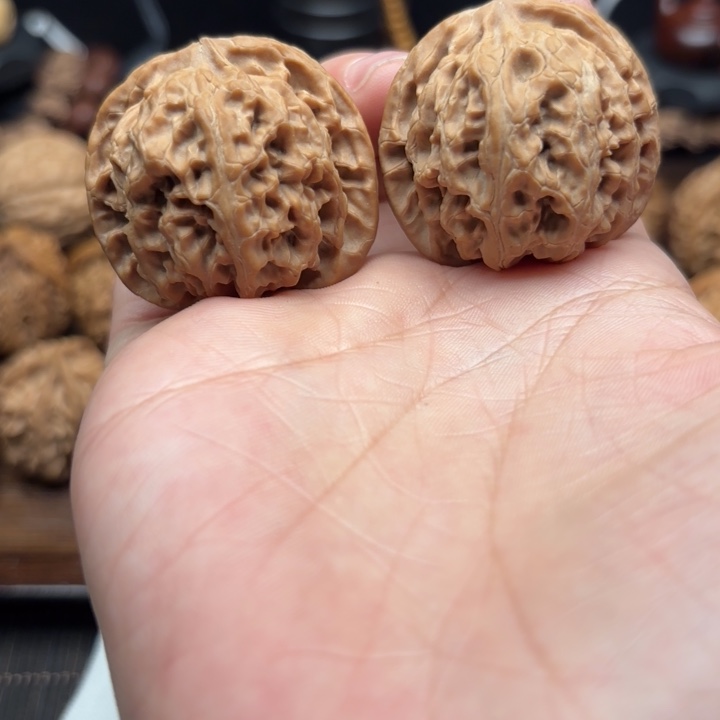 文玩核桃把件苹果园36.5