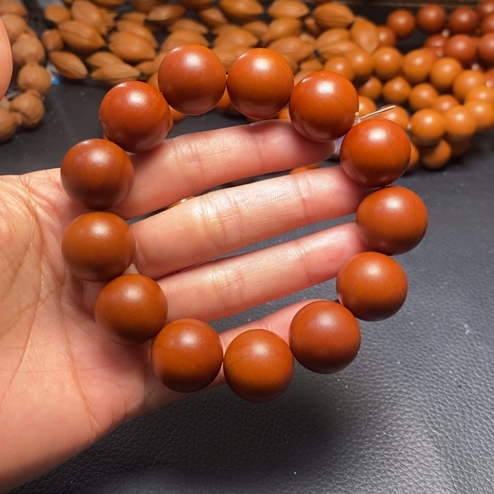 吊坠橄榄核1.85尺寸树王鸡血红光珠全品