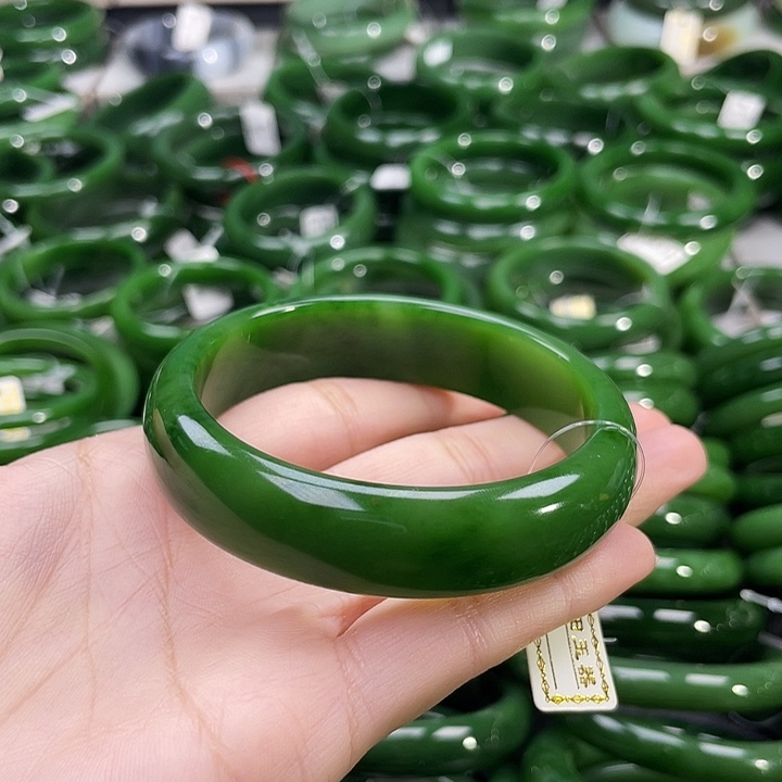 未镶嵌手镯和田玉（碧玉）