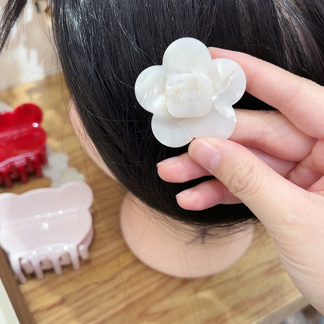 皮质铁合金中号花朵贝母