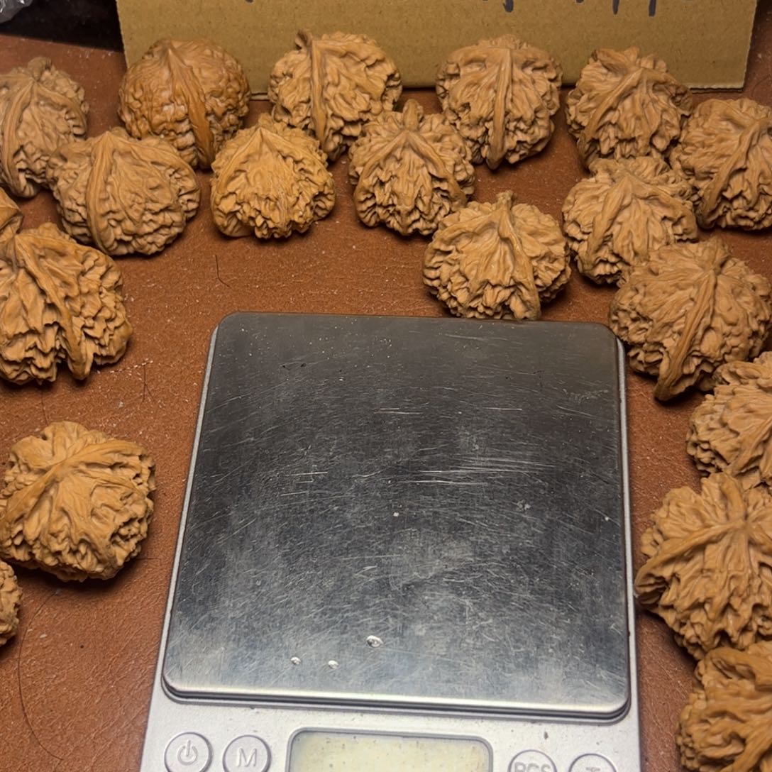 李***弹文玩核桃吊坠苹果园