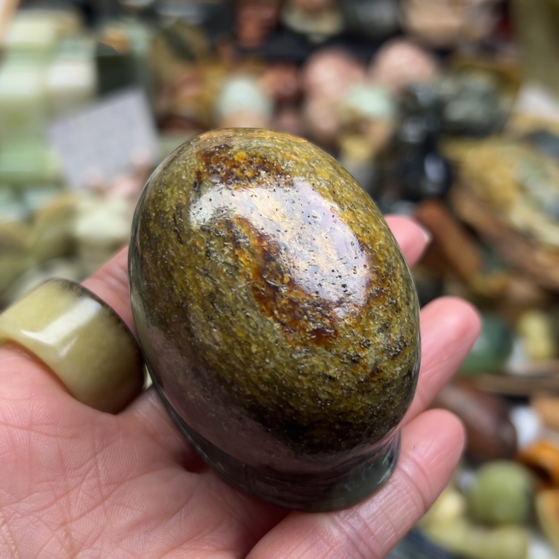 岫岩河磨玉（透闪石质玉）未镶嵌颈饰河磨玉富甲手玩