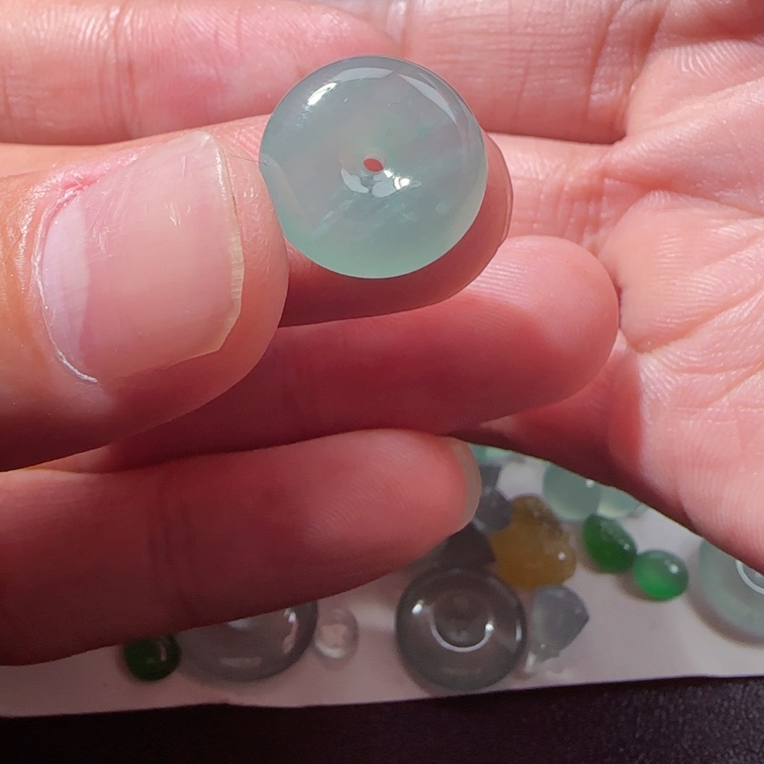 巩***制定制翡翠未镶嵌天然翡翠平安扣