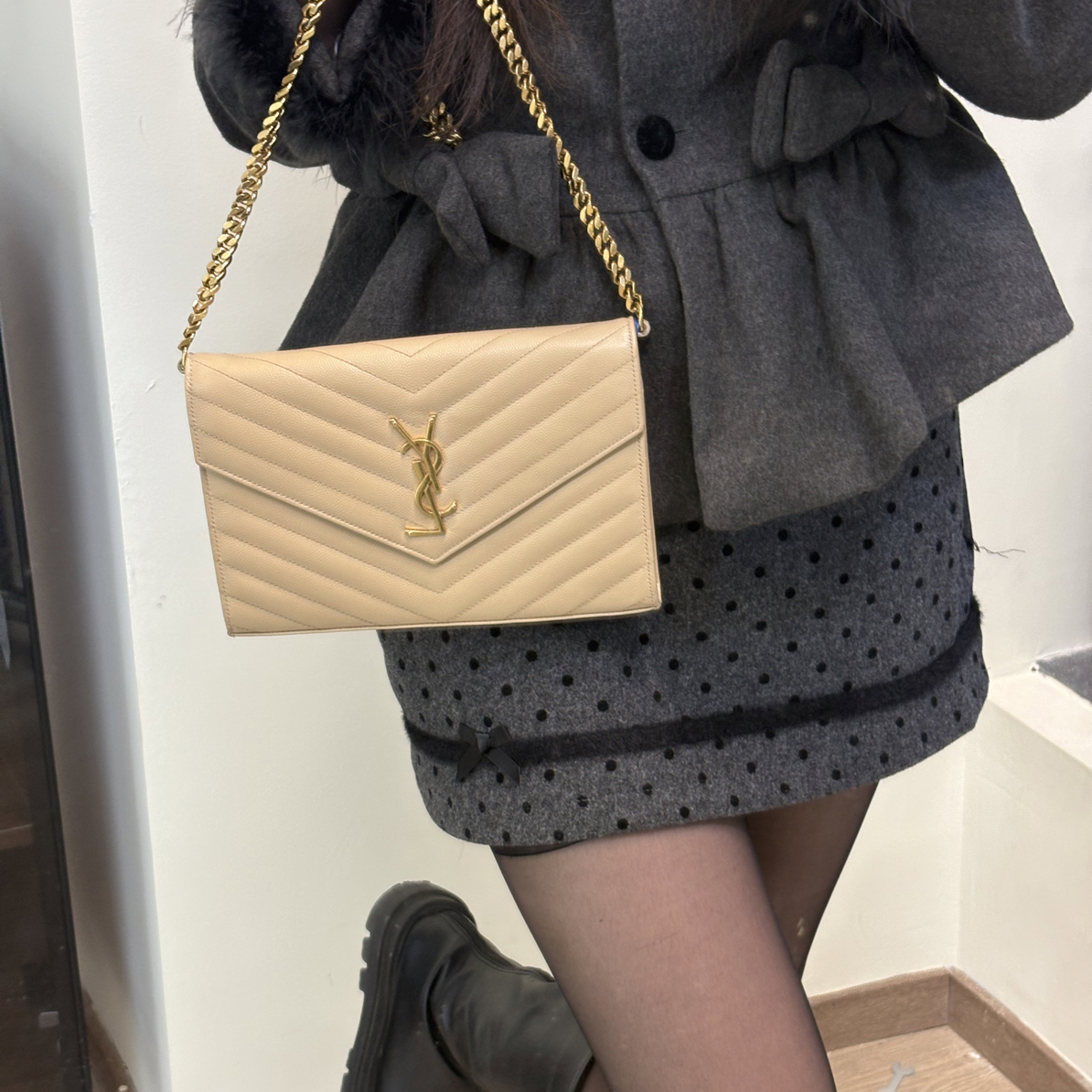95新 YSL/圣罗兰 95新 奶茶色圣罗兰信封链条包