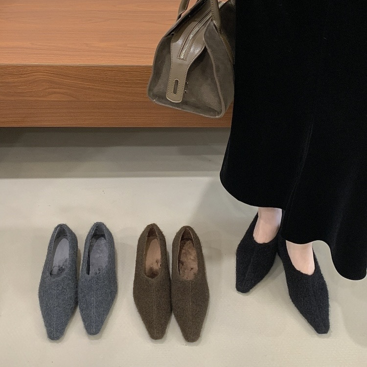 2025秋冬季新款复古风方头深口加绒内增高单鞋女毛绒呢子毛毛鞋