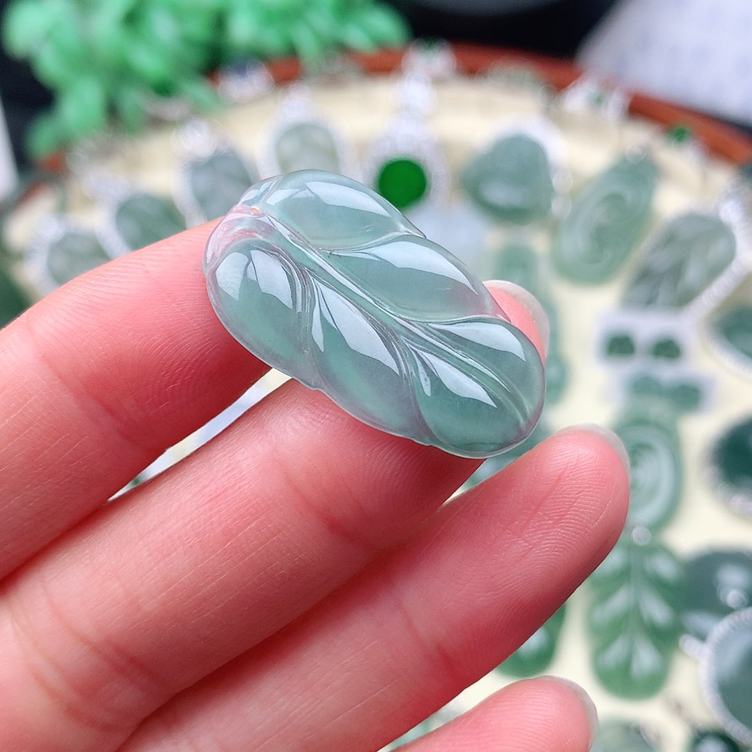 翡翠未镶嵌颈饰吊坠