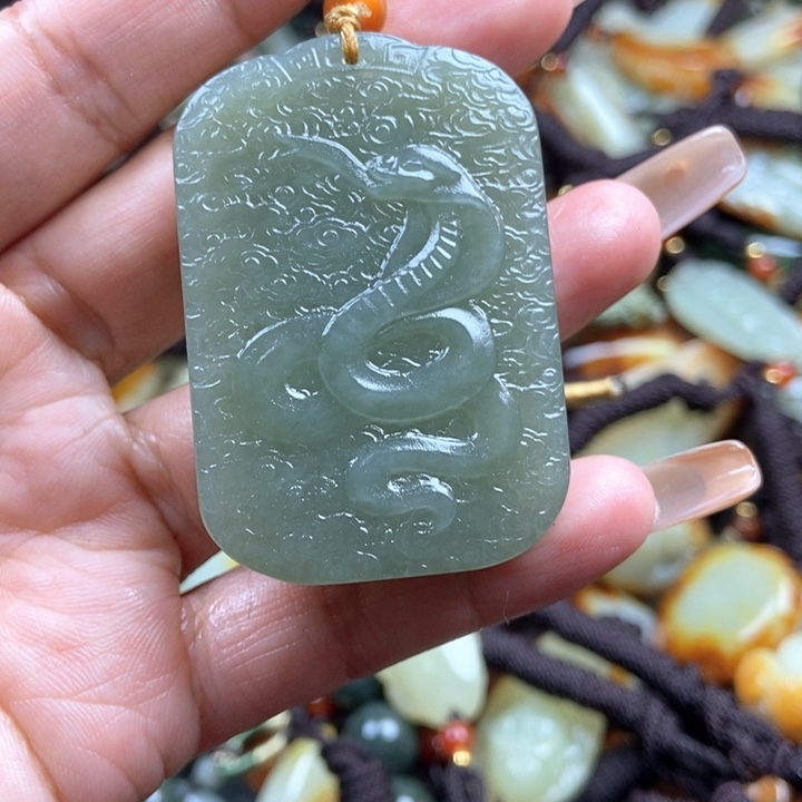 和田玉颈饰未镶嵌双面