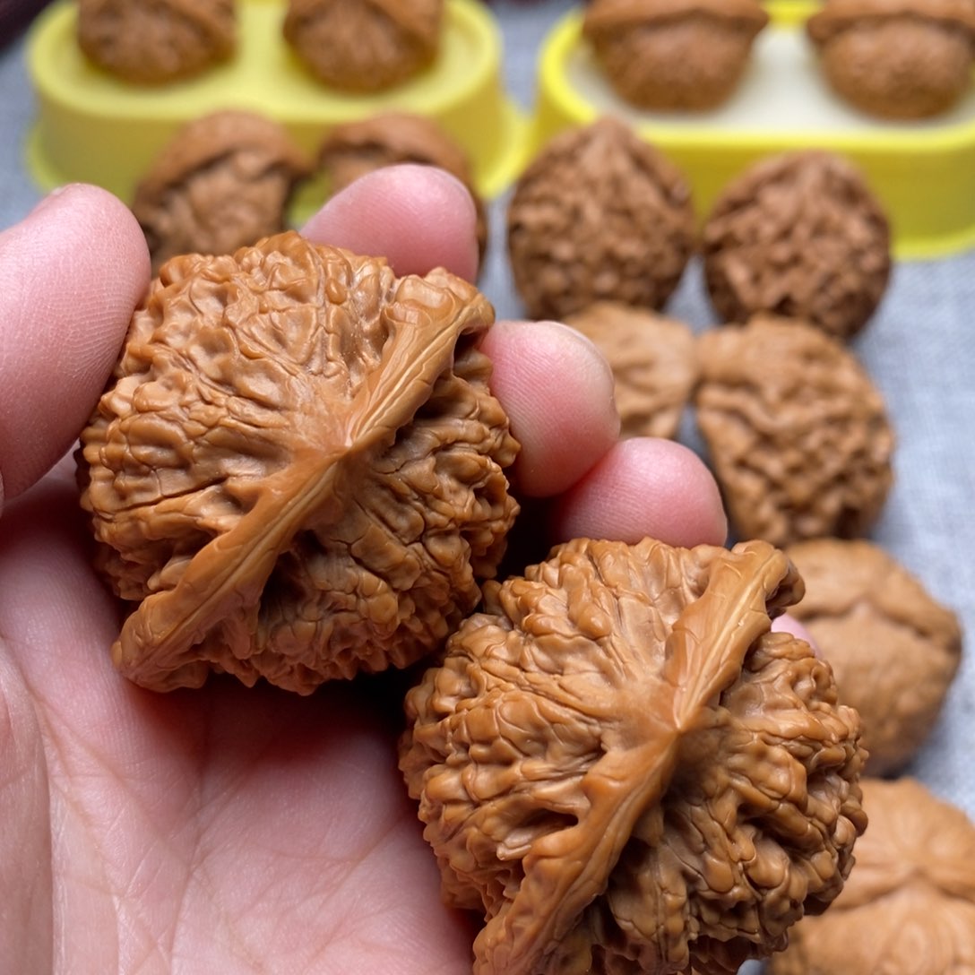 文玩核桃把件45麒麟纹官帽精品