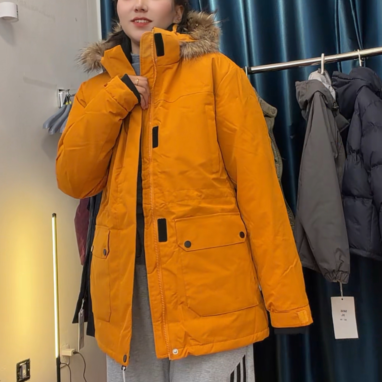 情侣款连帽大毛领拒污防水科技面料加厚机能风保暖外套