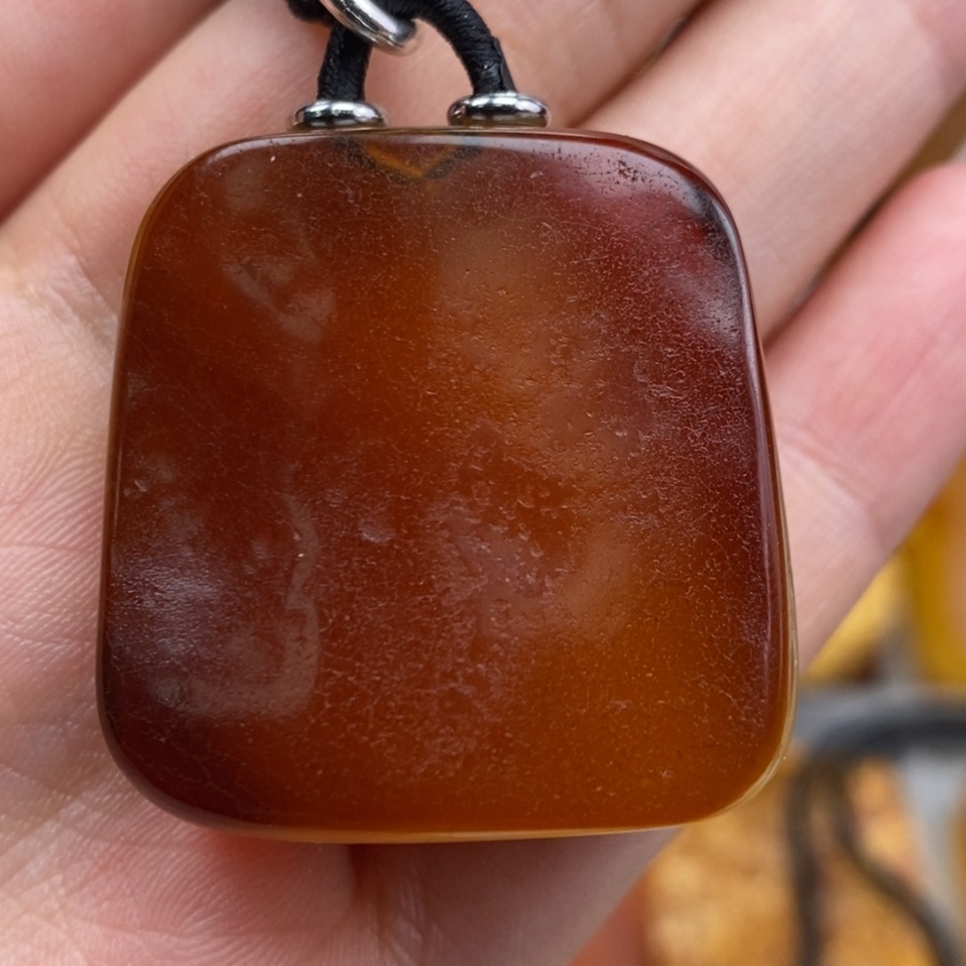 琥珀吊坠(赠链)未镶嵌