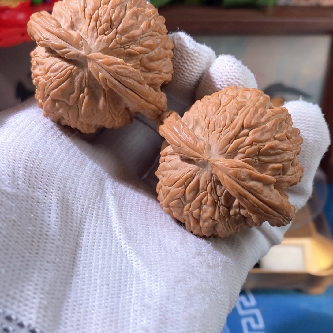 文玩核桃吊坠闷白