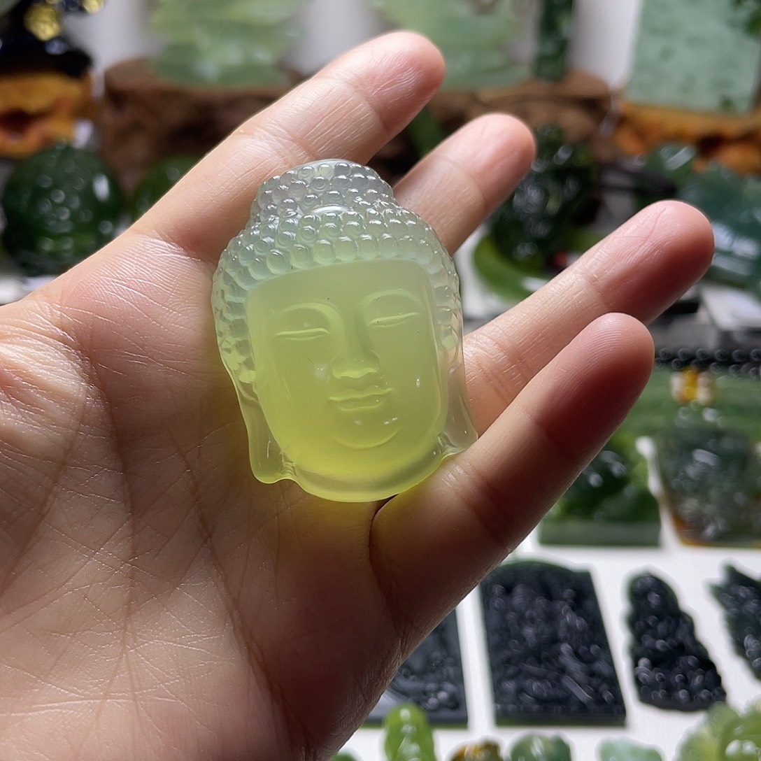 未镶嵌蛇纹石玉颈饰