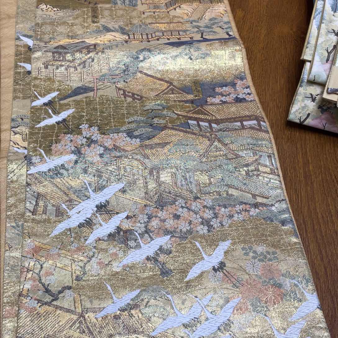 织绣心****姐织锦缎，织锦缎