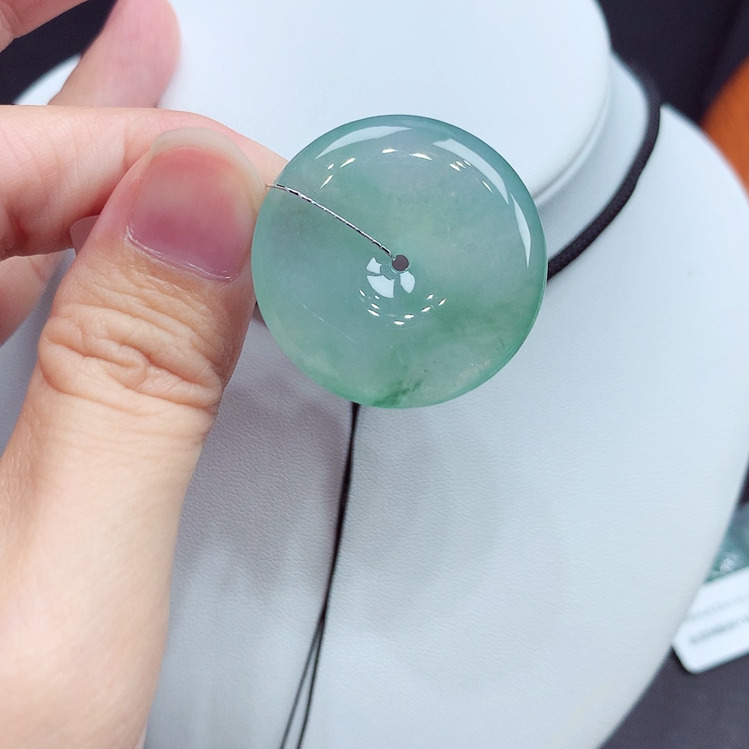 翡翠未镶嵌颈饰翡翠26，29.1/5.6