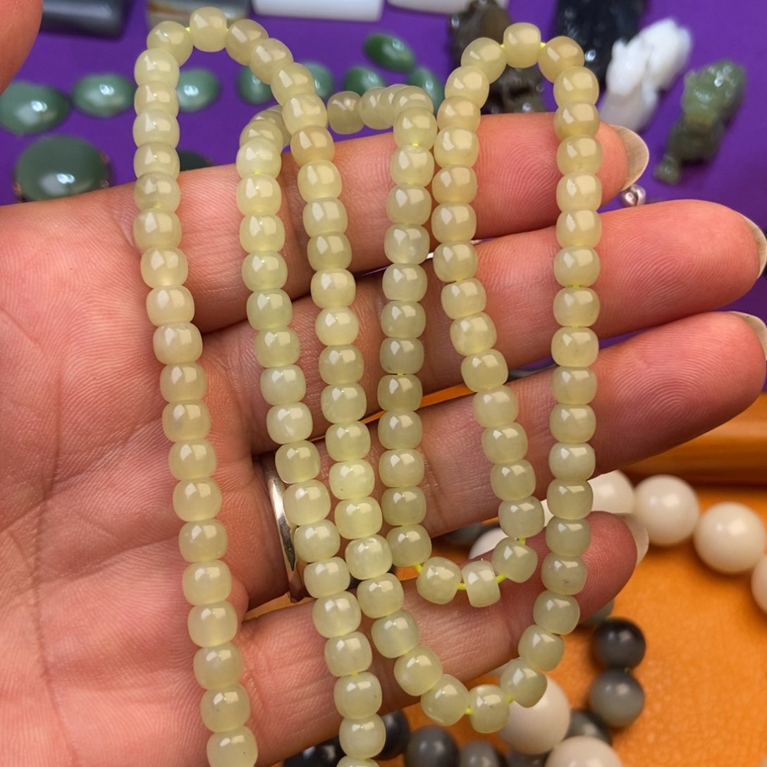 和田玉（糖玉）颈饰未镶嵌