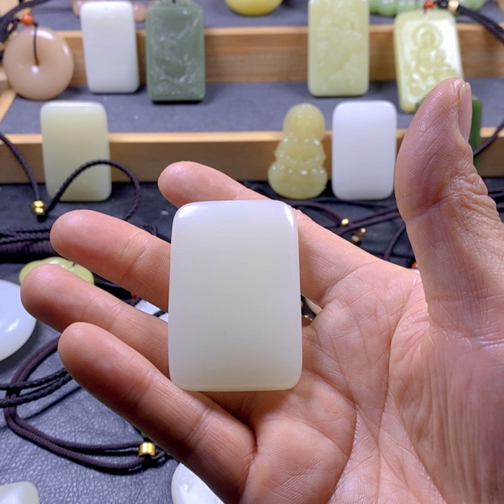 和田玉（青白玉）吊坠(赠链)未镶嵌?****?