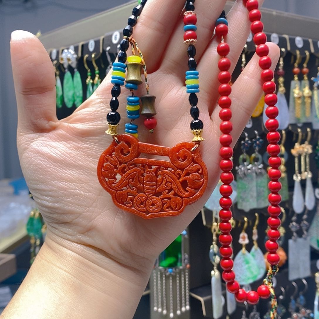 未镶嵌翡翠耳饰翡翠