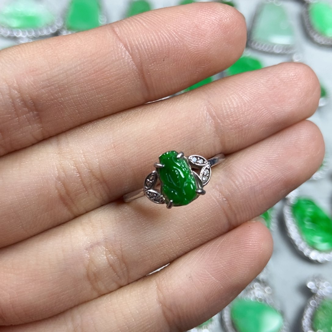 未镶嵌戒指翡翠貔貅