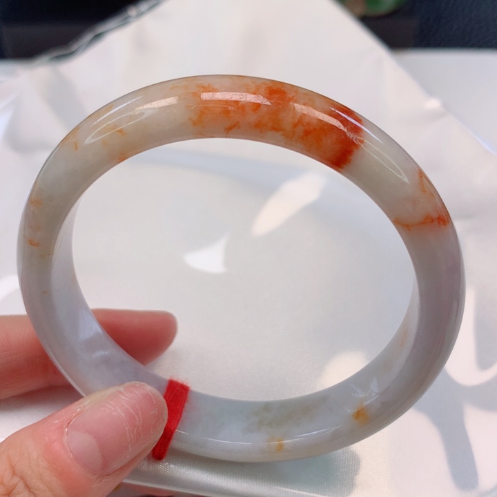 翡翠手镯未镶嵌55圈