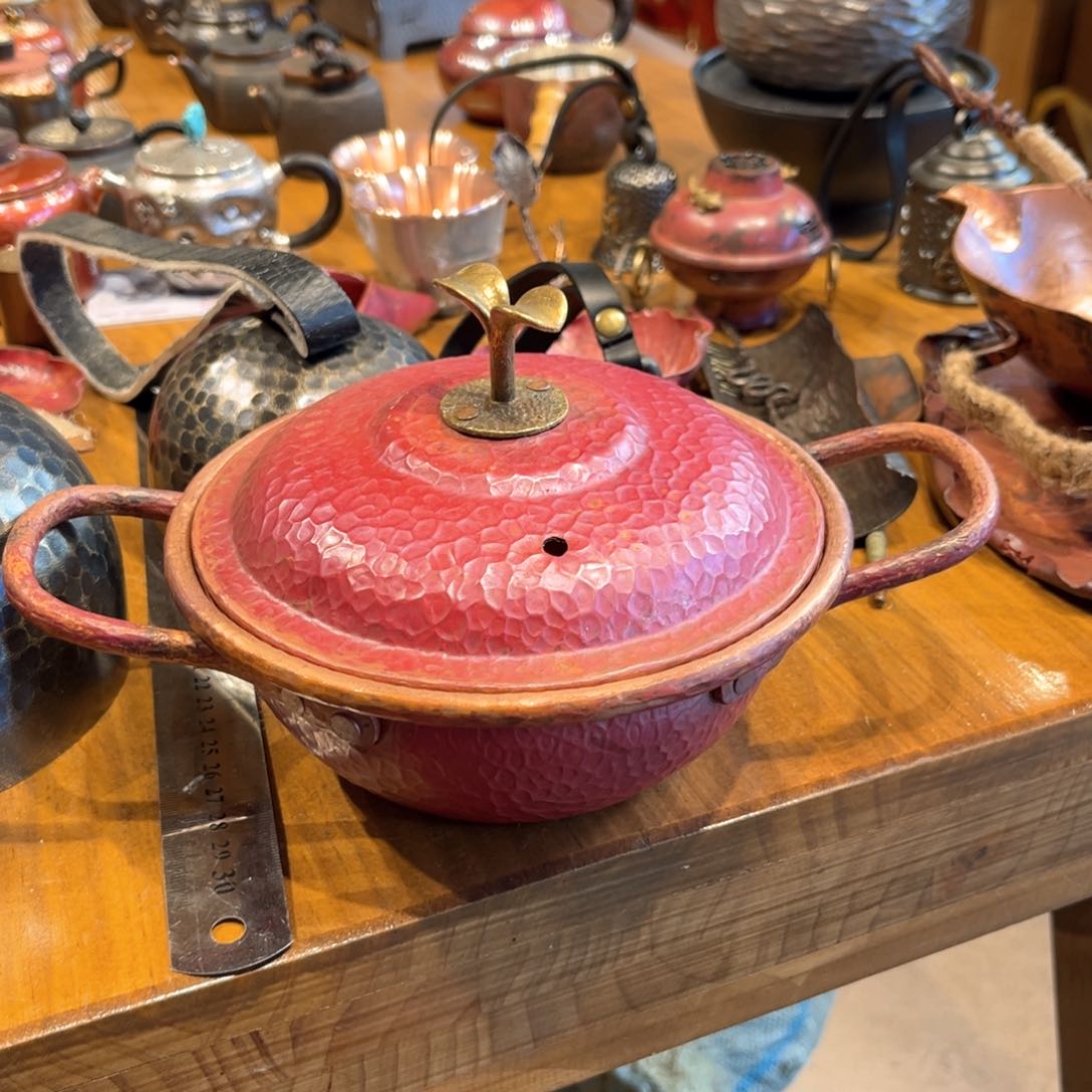 淬火色单人锅手工锻打工艺