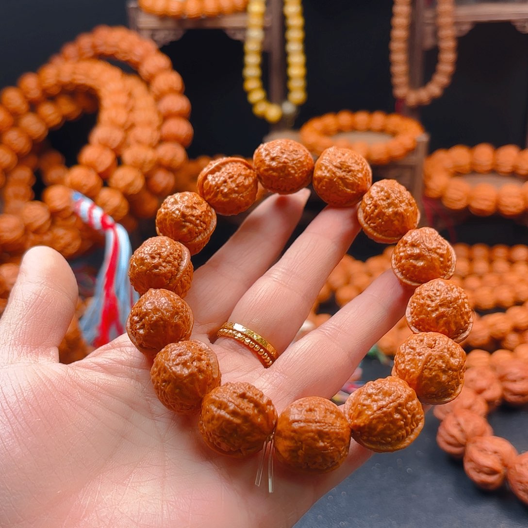 文玩核桃吊坠万**意核桃手串