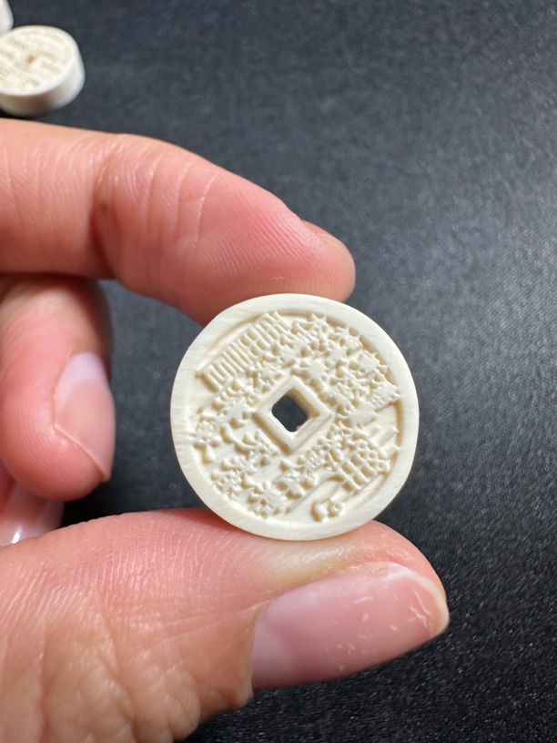 SJ1000天然猛犸牙山鬼牌20*6冰料果冻料配饰