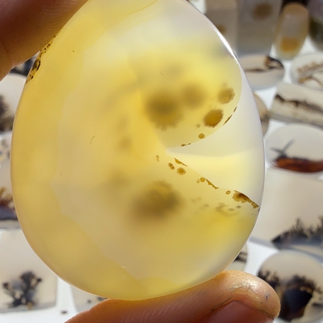 玛瑙/玉髓未镶嵌珠宝半成品