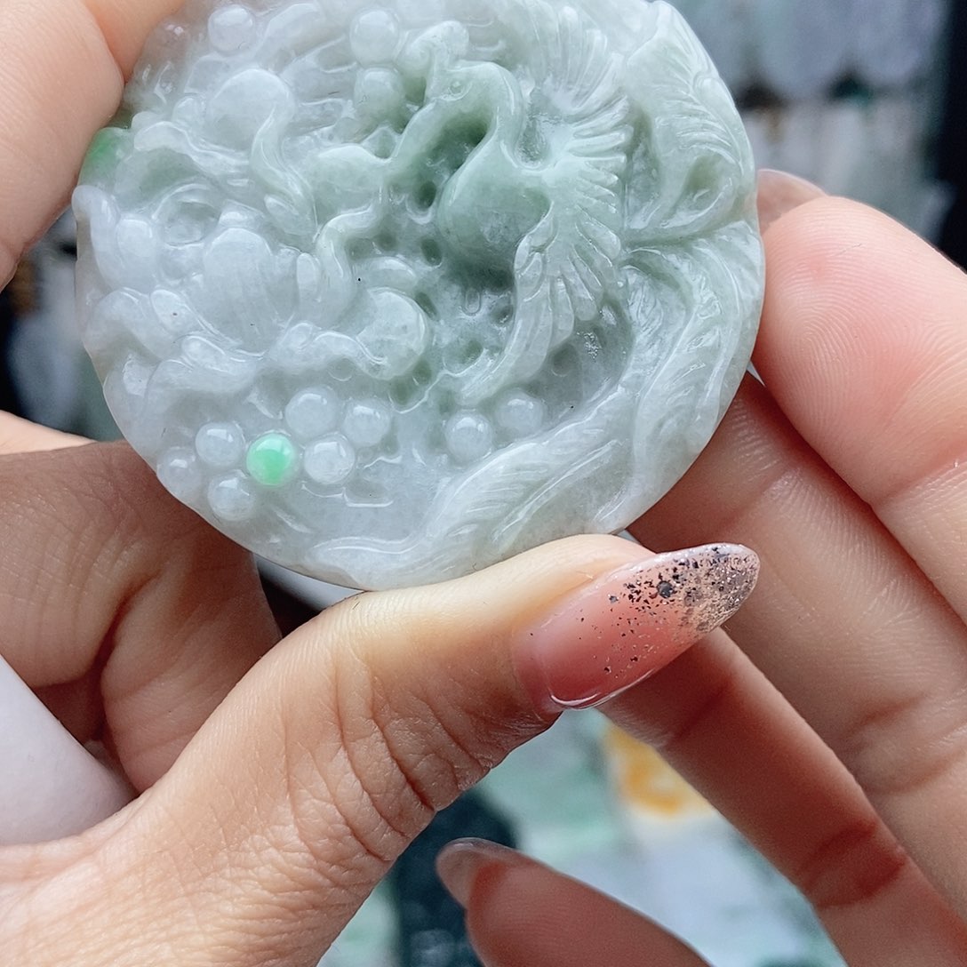 翡翠颈饰未镶嵌翡翠