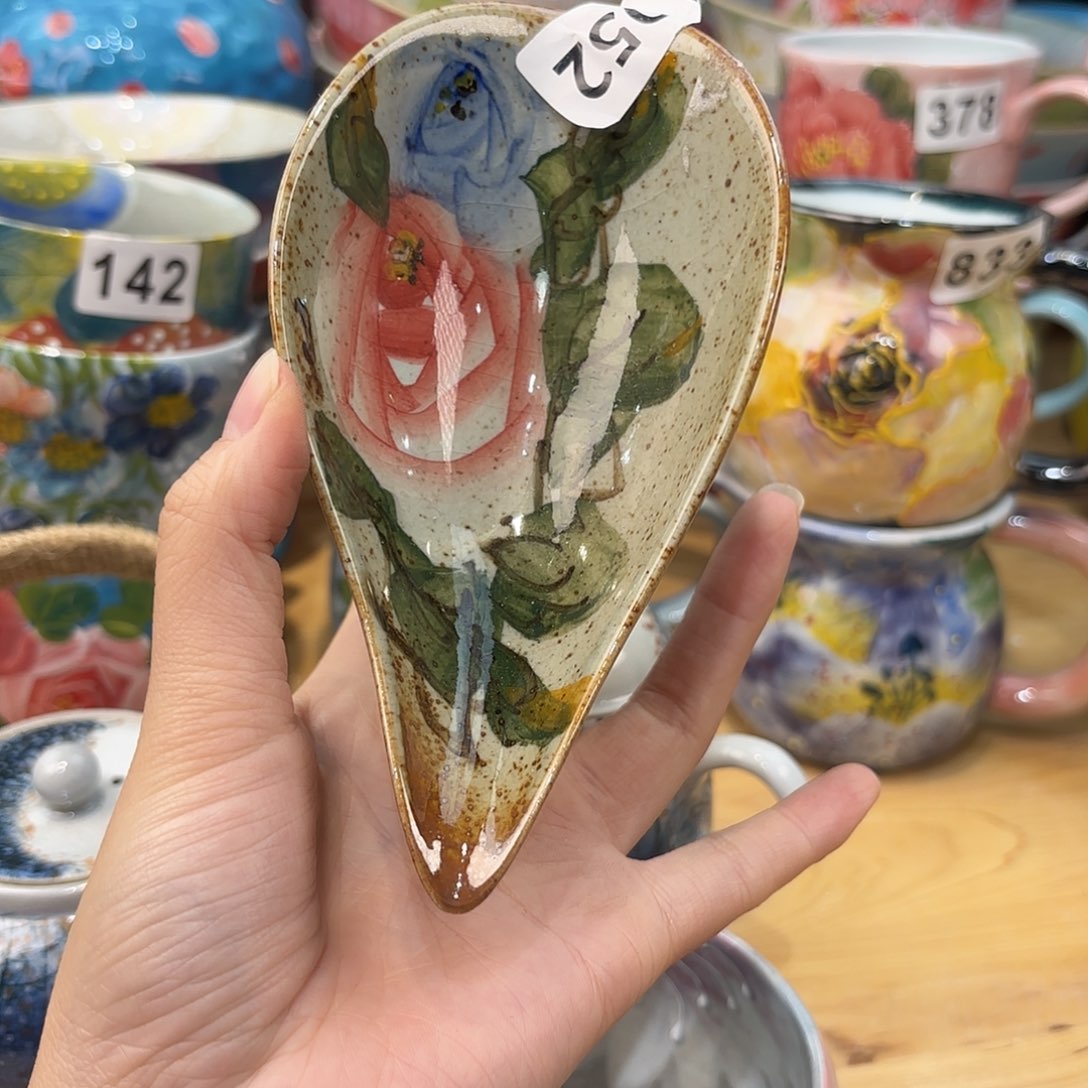 瓷片兔兔盖茨。兔
