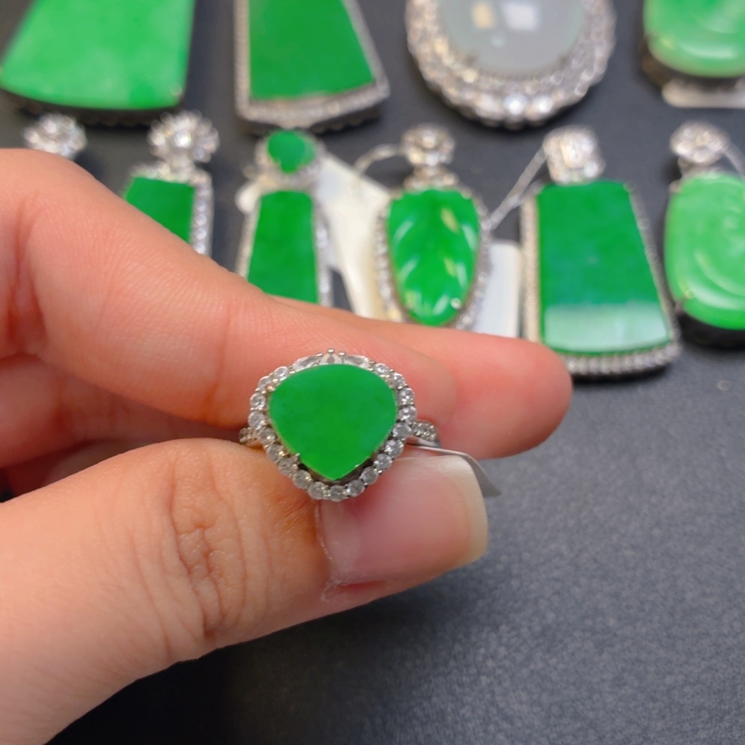 翡翠银S925镶嵌颈饰