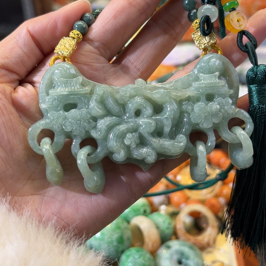 翡翠颈饰未镶嵌待编款