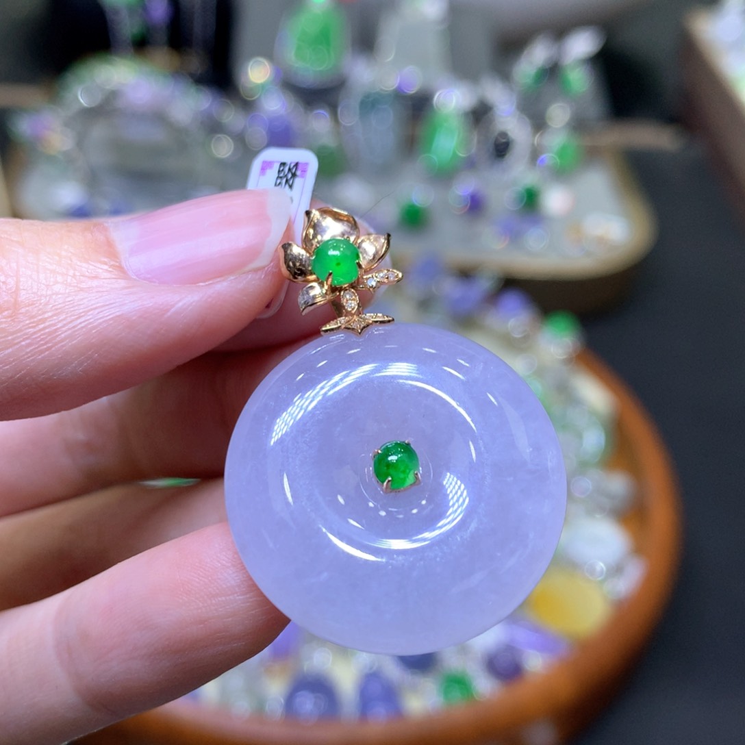 【闪购商品】翡翠颈饰18K金镶嵌翡翠吊坠项链