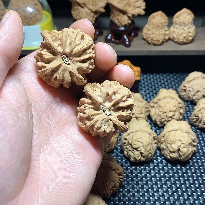 41苹果圆文玩把件01