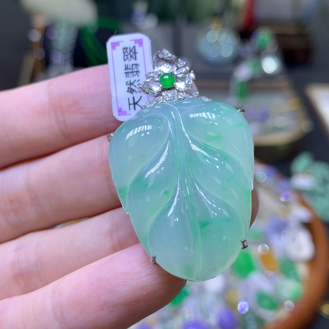 翡翠18K金镶嵌颈饰翡翠吊坠项链