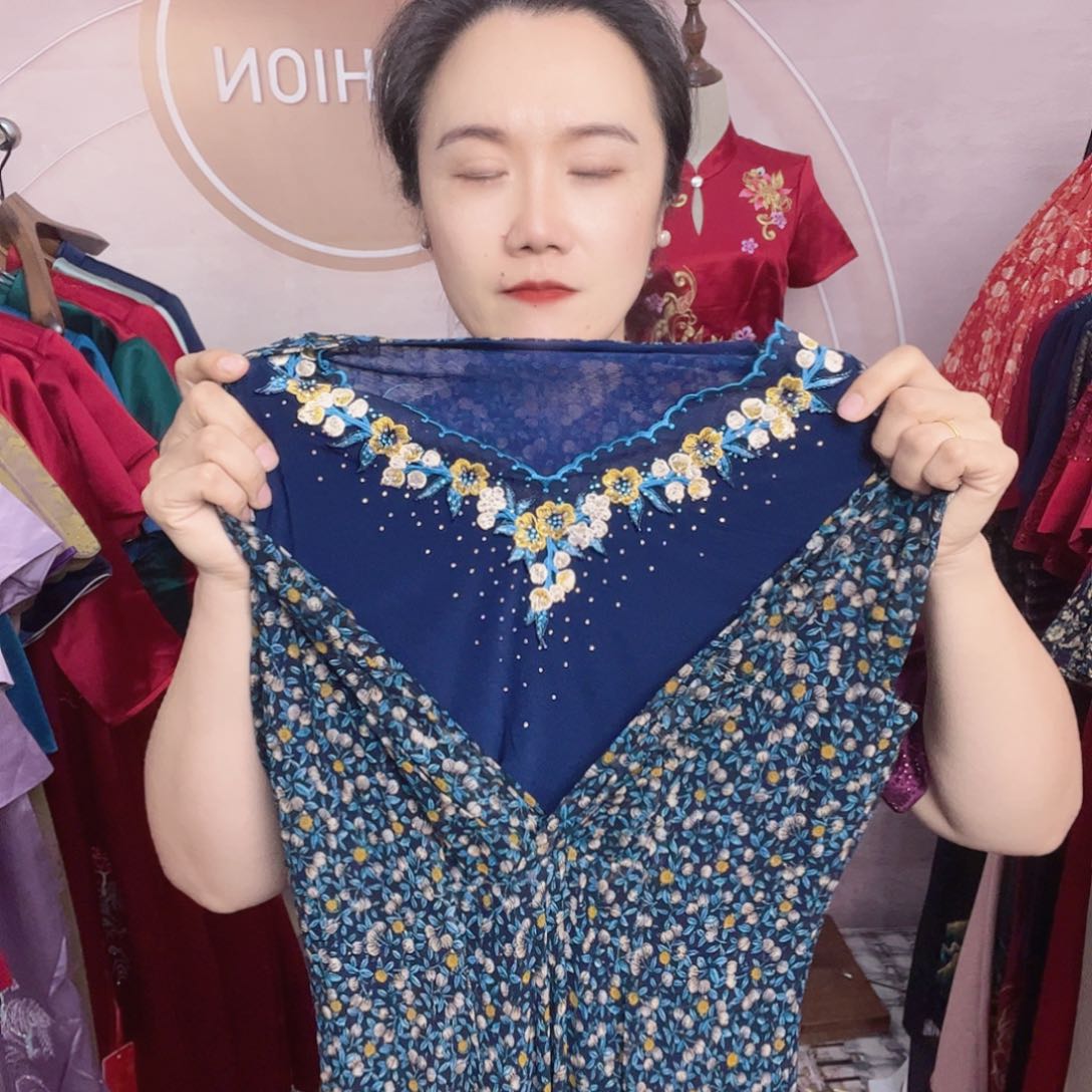 网纱刺绣连衣裙夏季5xl