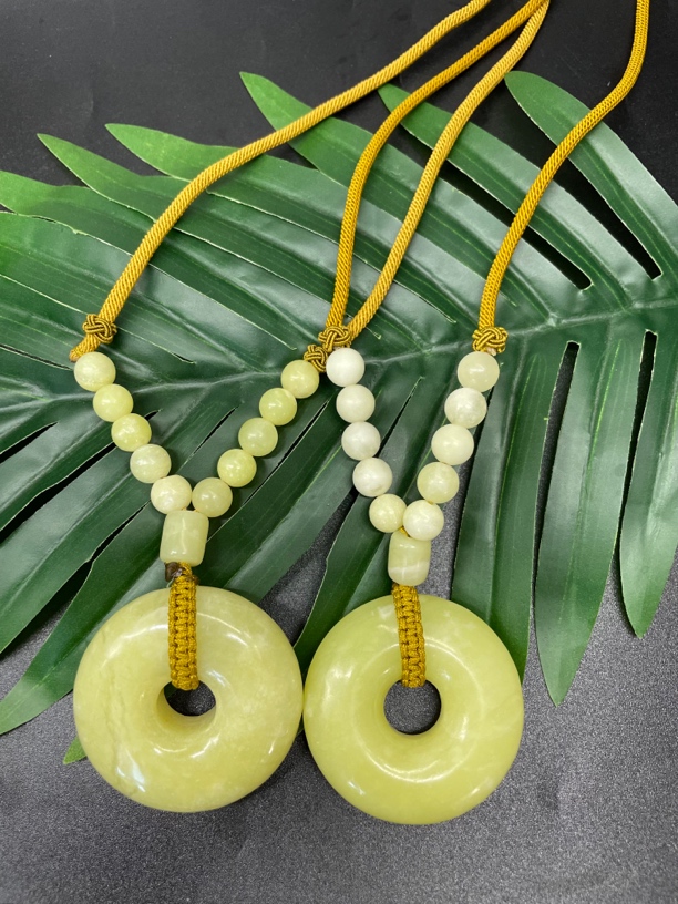 大师推荐爆款纯天然岫玉打磨平安扣吊坠多样性发其中之一