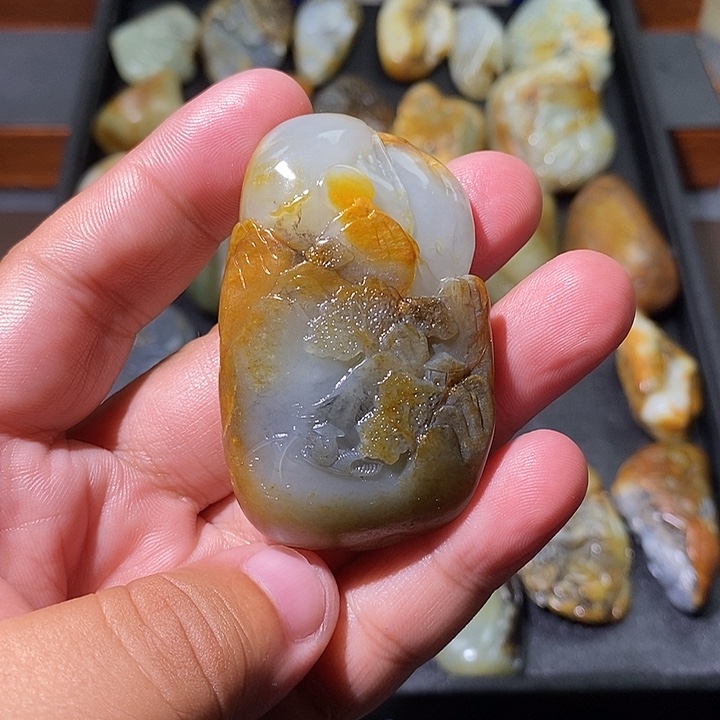 和田玉未镶嵌颈饰