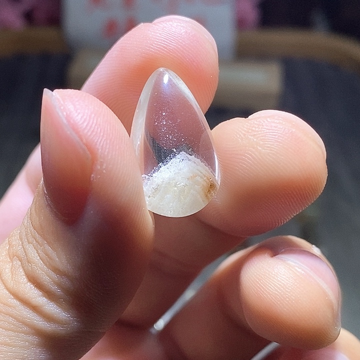 在****颈饰未镶嵌水晶水晶