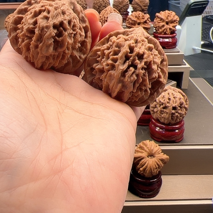 文玩核桃把件43 皇冠 v-033