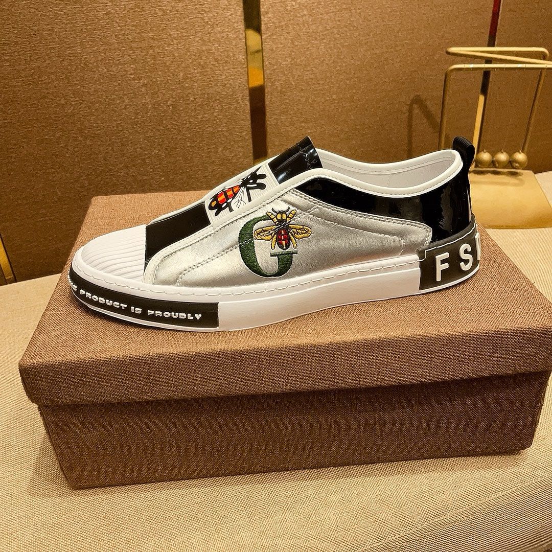 小蜜蜂小白鞋男士欧洲站懒人一脚蹬潮流男士休闲刺绣透气板鞋子男