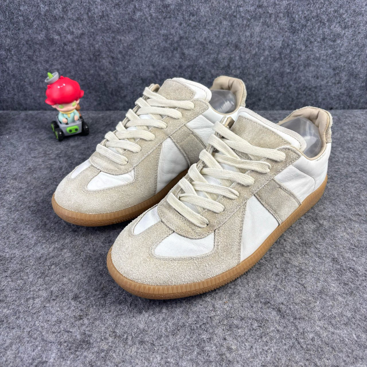 95新 Maison Margiela/梅森马吉拉 灰白拼接德训鞋 36码 YLP1528