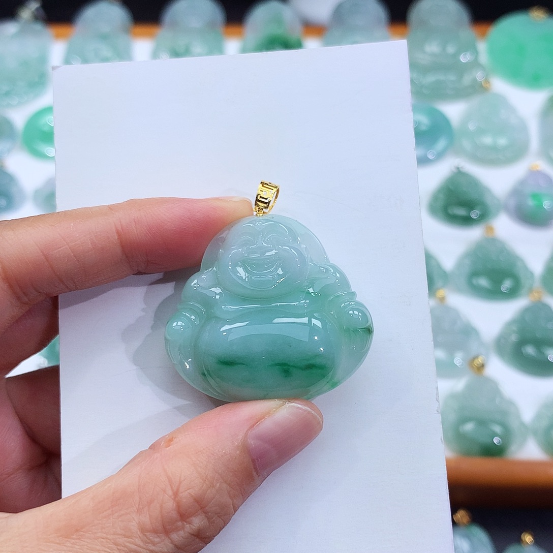 翡翠18K金镶嵌颈饰翡翠吊坠